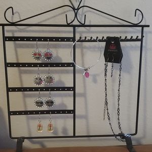 Jewlery organizer WITH jewlery pieces